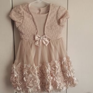2t, beige dress